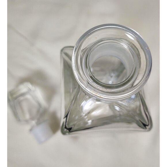 Clear Glass Liquor Decanter Square Bottom With Stopper - Picture 4 of 6